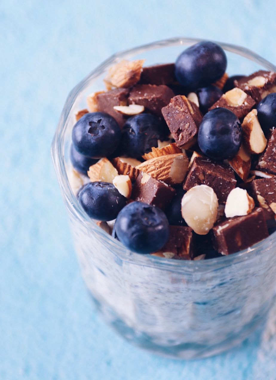 vanilla blueberry overnight oats