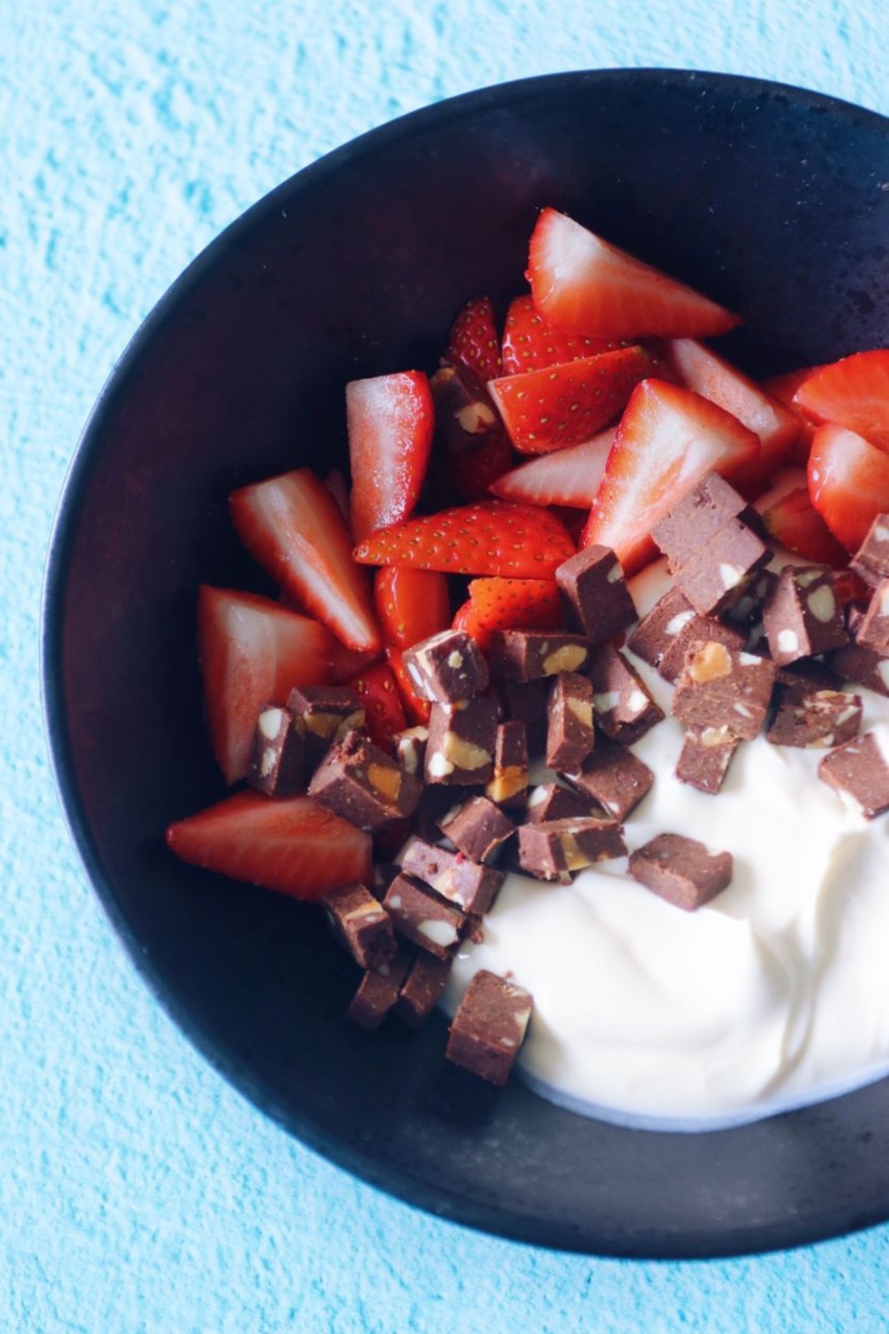 EASY HEALTHY STRAWBERRY DESSERT
